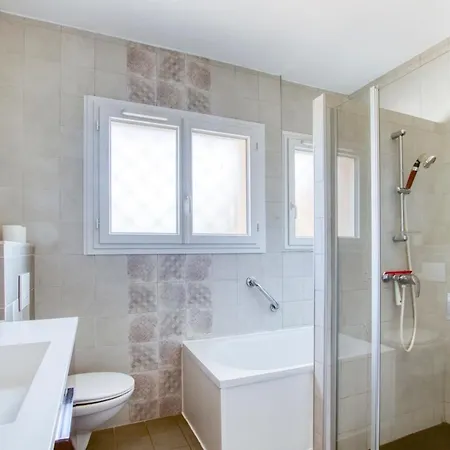 Holiday home Coquelicot - Maison Climatisee Avec Piscine