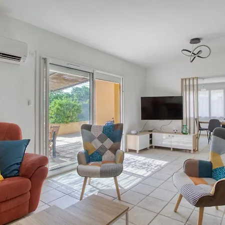 Holiday home Coquelicot - Maison Climatisee Avec Piscine